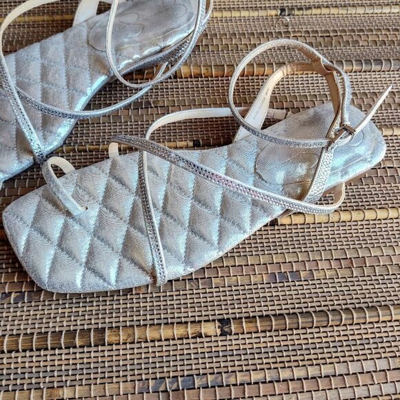 Jessica Simpson Silver Quilted Gladiator Strap Sandals Women's Size 9 - Picture 4 of 13